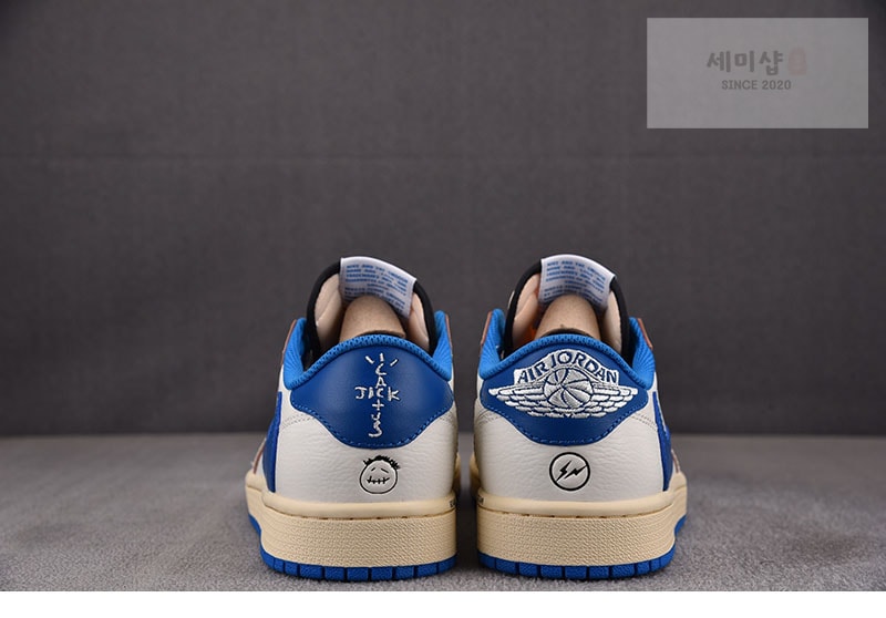 Nike 나이키 x 트래비스 스캇 에어조던1 로우 OG SP 세일 밀리터리 블루 DM7866-104 신발 11번 이미지