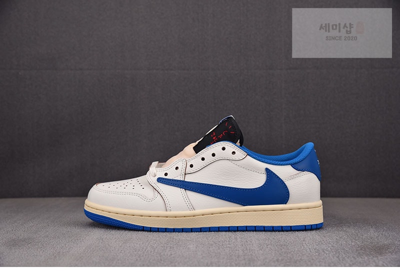 Nike 나이키 x 트래비스 스캇 에어조던1 로우 OG SP 세일 밀리터리 블루 DM7866-104 신발 14번 이미지