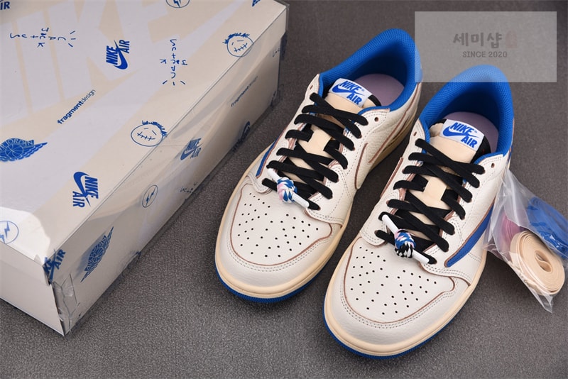 Nike 나이키 x 트래비스 스캇 에어조던1 로우 OG SP 세일 밀리터리 블루 DM7866-104 신발 6번 이미지