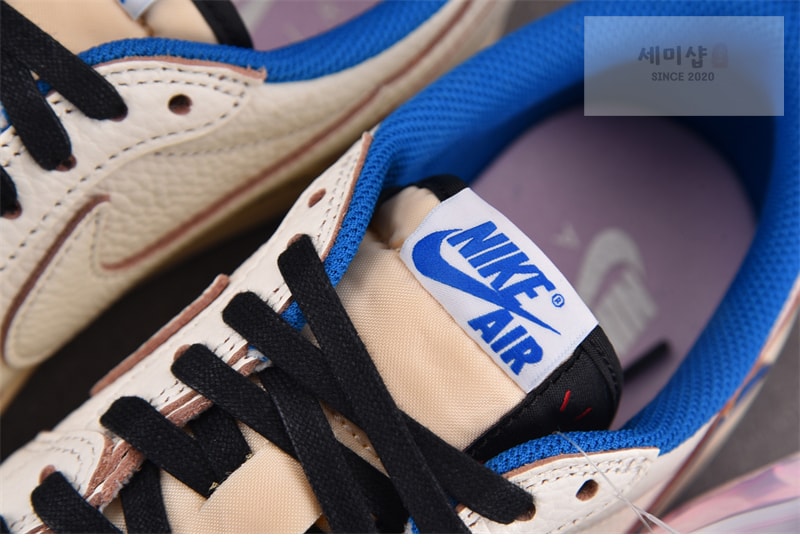 Nike 나이키 x 트래비스 스캇 에어조던1 로우 OG SP 세일 밀리터리 블루 DM7866-104 신발 8번 이미지