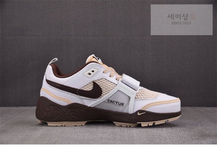 Nike 나이키 x 트래비스 스캇 줌 필드 잭스 “화이트 라이트 초콜릿” HQ3073-100 신발 2번 이미지