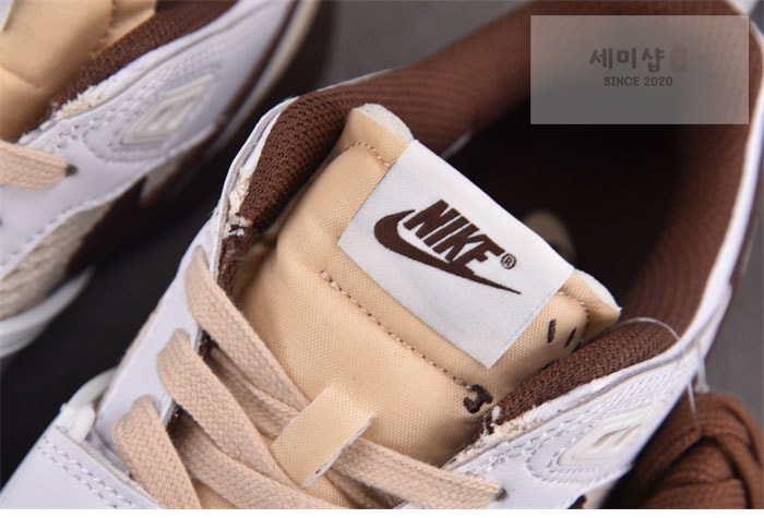 Nike 나이키 x 트래비스 스캇 줌 필드 잭스 “화이트 라이트 초콜릿” HQ3073-100 신발 14번 이미지