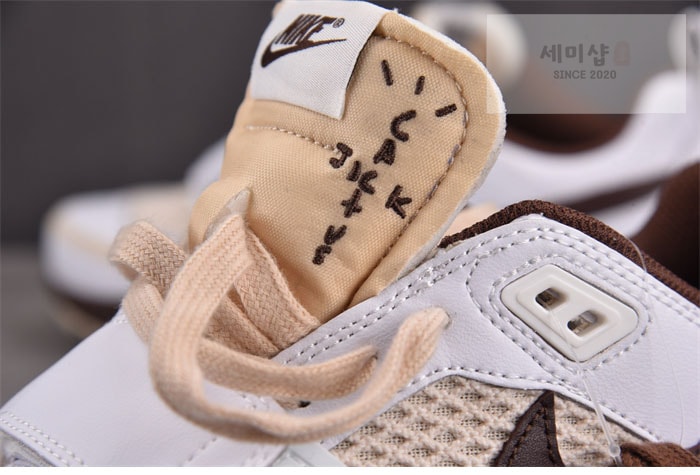 Nike 나이키 x 트래비스 스캇 줌 필드 잭스 “화이트 라이트 초콜릿” HQ3073-100 신발 12번 이미지