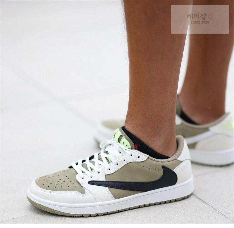 Nike 나이키 x 트레비스 스캇 에어조던1 로우 골프 네츄럴 올리브 신발 19번 이미지