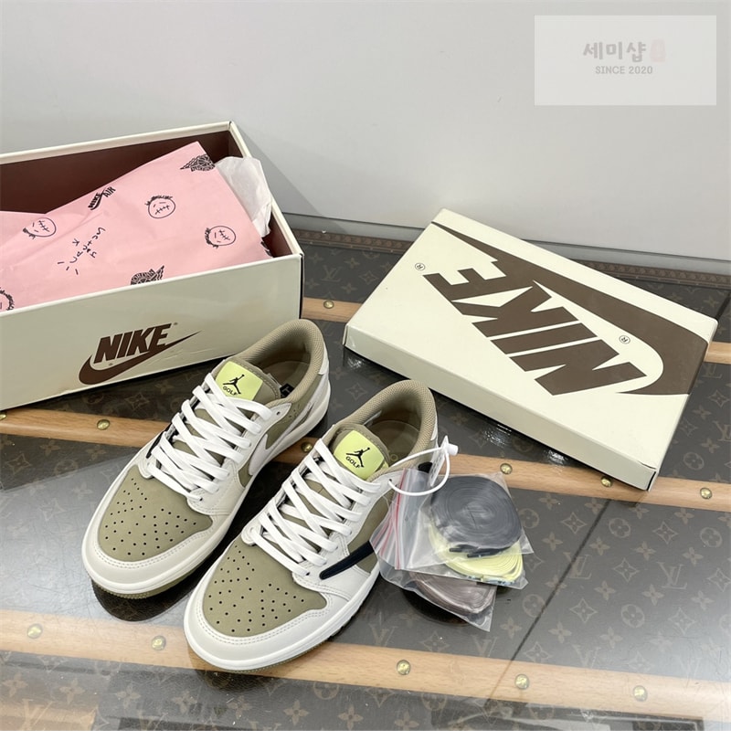 Nike 나이키 x 트레비스 스캇 에어조던1 로우 골프 네츄럴 올리브 신발 5번 이미지