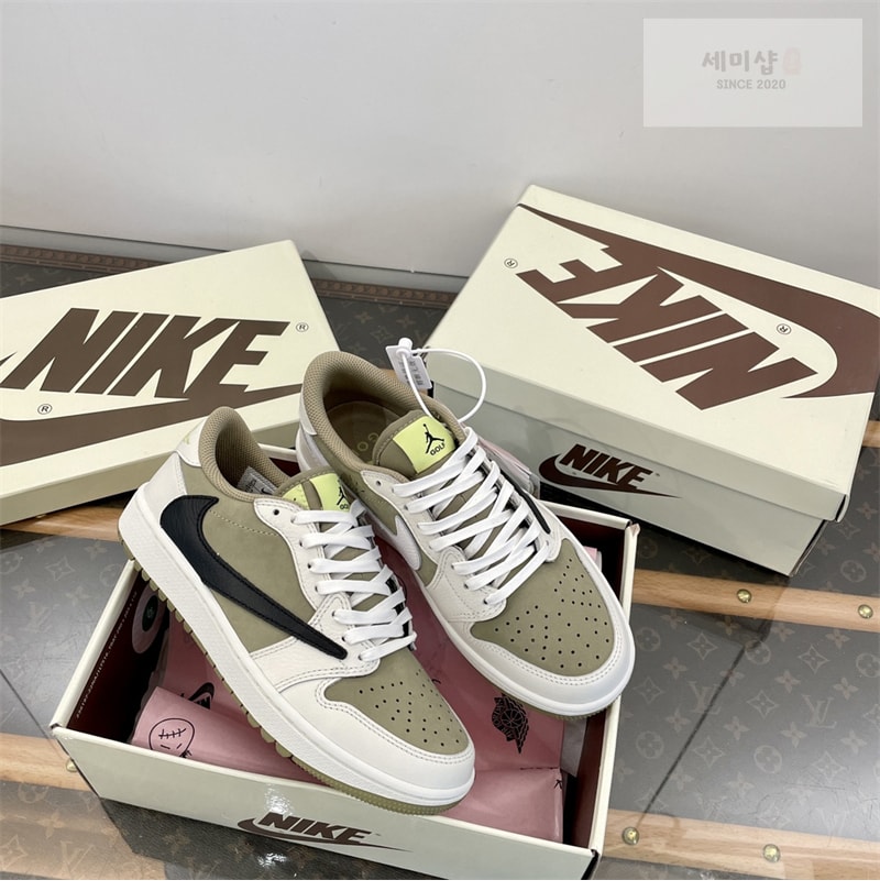 Nike 나이키 x 트레비스 스캇 에어조던1 로우 골프 네츄럴 올리브 신발 7번 이미지