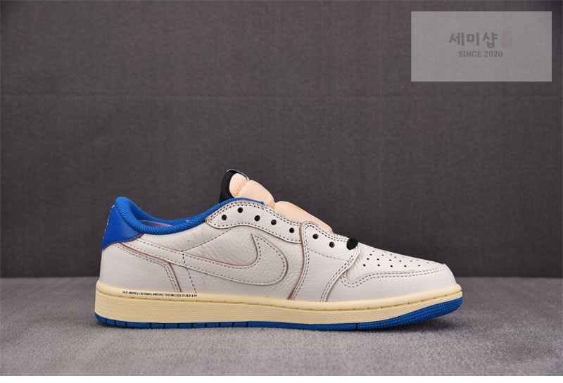 Nike 나이키 x 트레비스 스캇 에어조던1 로우 OG SP 밀리터리 블루 DM7866-104 신발 3번 이미지