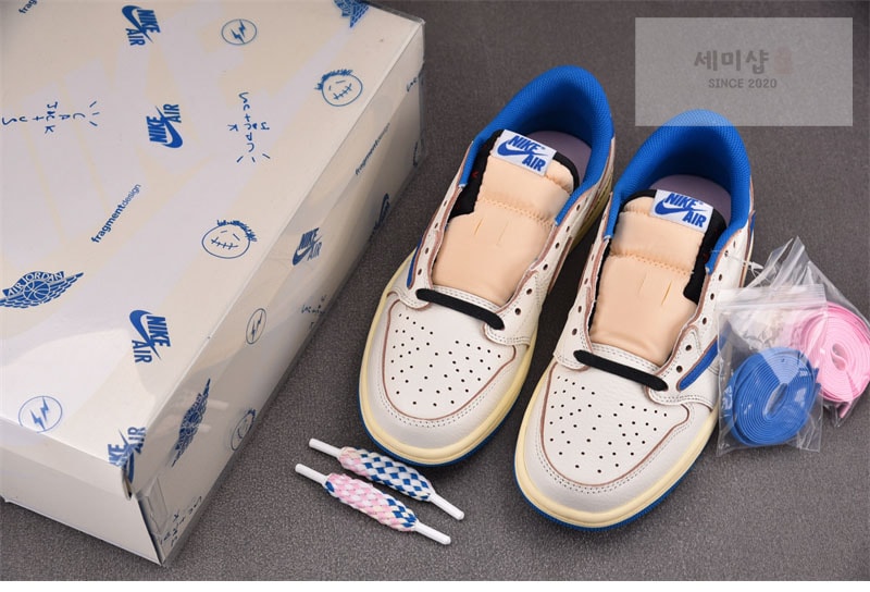 Nike 나이키 x 트레비스 스캇 에어조던1 로우 OG SP 밀리터리 블루 DM7866-104 신발 8번 이미지