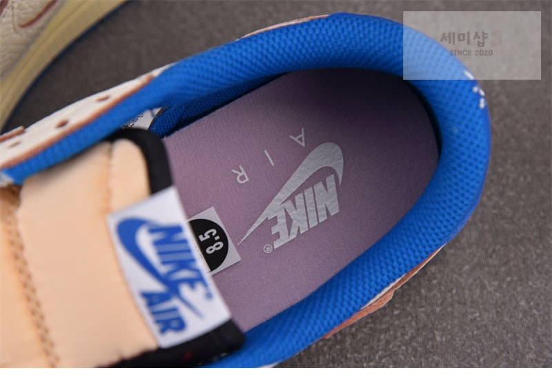 Nike 나이키 x 트레비스 스캇 에어조던1 로우 OG SP 밀리터리 블루 DM7866-104 신발 10번 이미지
