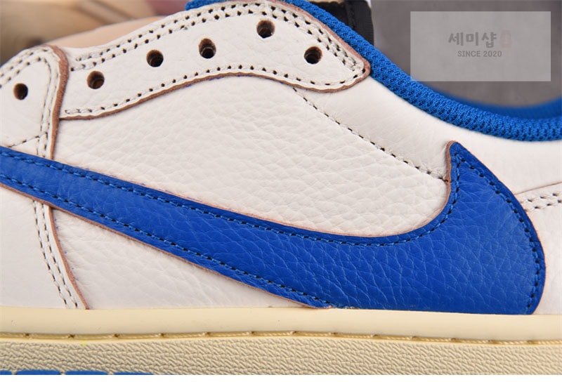 Nike 나이키 x 트레비스 스캇 에어조던1 로우 OG SP 밀리터리 블루 DM7866-104 신발 12번 이미지