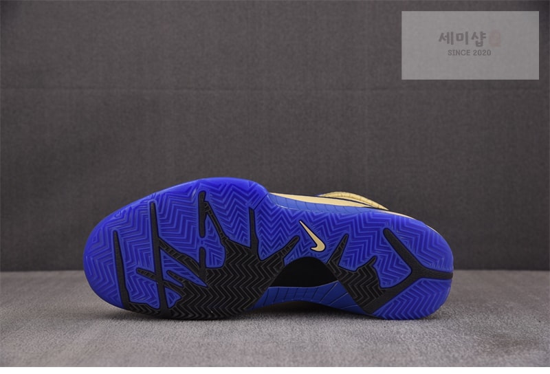 Nike 나이키 x FC 바르셀로나 코비 4 프로트로 팀 골드 CZ7918-600 신발 13번 이미지