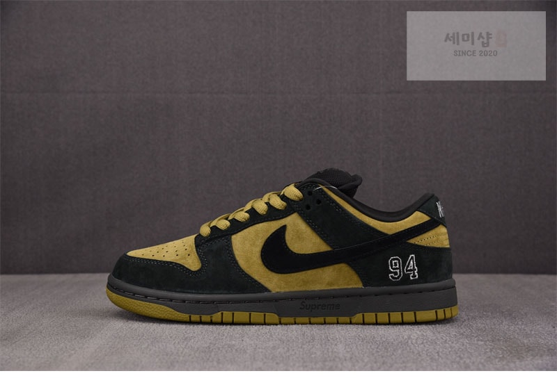 Nike 슈프림 x 나이키 SB 덩크 로우 캠퍼 그린 HQ8487-300 신발 3번 이미지