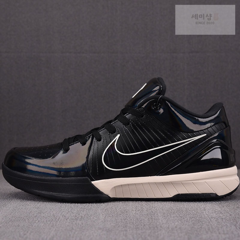 Nike 언더핏 x 나이키 줌 코비 4 프로토 블랙 맘바 신발 1번 이미지