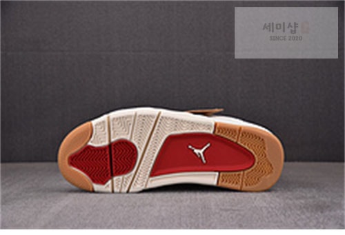 Nike 에어조던4 x 리바이스 레트로 화이트 신발 7번 이미지