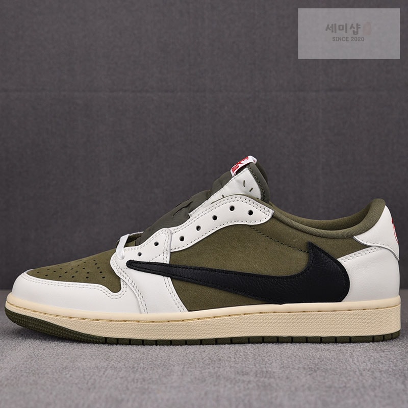 Nike 트레비스 스캇 x 에어조던1 로우 OG 미디엄 올리브 신발 1번 이미지