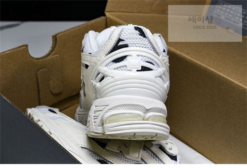 New Balance 뉴발란스 1906R 폴카 도트 스니커즈 M1906RPC 신발 8번 이미지