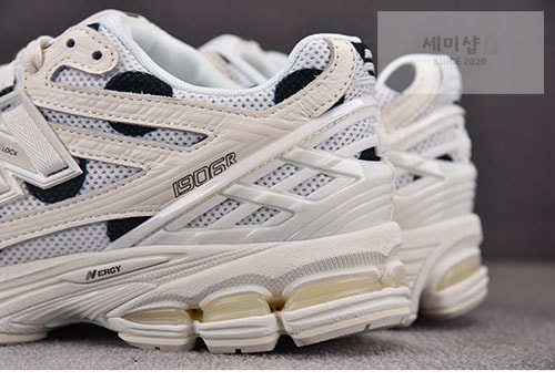 New Balance 뉴발란스 1906R 폴카 도트 화이트 M1906RPC 신발 3번 이미지