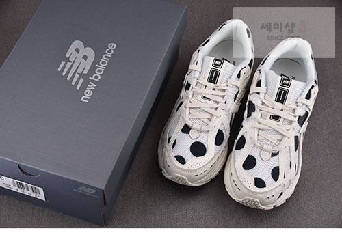 New Balance 뉴발란스 1906R 폴카 도트 화이트 M1906RPC 신발 4번 이미지