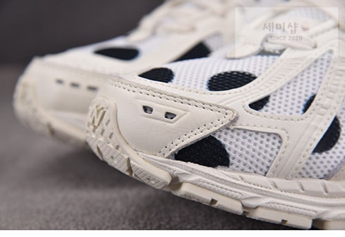 New Balance 뉴발란스 1906R 폴카 도트 화이트 M1906RPC 신발 12번 이미지