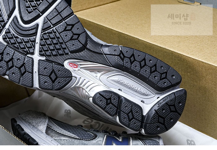 New Balance 뉴발란스 2002R 그레이 인디고 M2002RHG 신발 4번 이미지