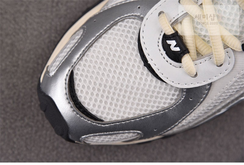 New Balance 뉴발란스 204L 실버 메탈릭 블랙 U204LSWD 신발 13번 이미지