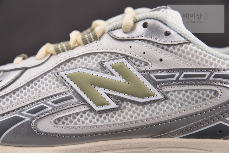New Balance 뉴발란스 204L 실버 메탈릭 세이지 그린 U204LSWB 신발 5번 이미지