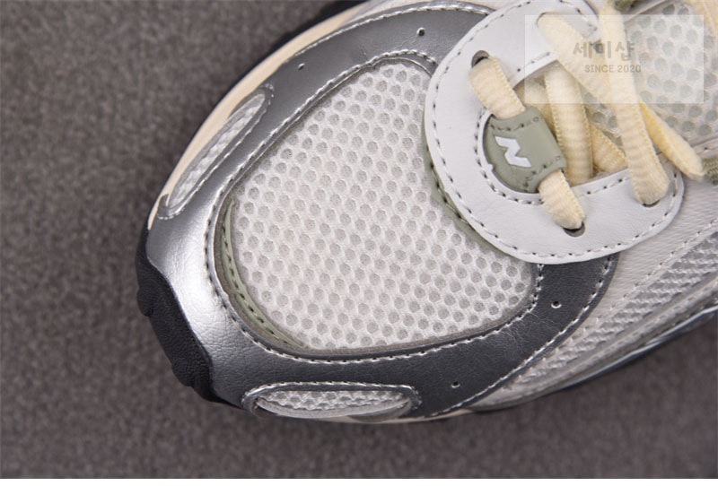 New Balance 뉴발란스 204L 실버 메탈릭 세이지 그린 U204LSWB 신발 12번 이미지