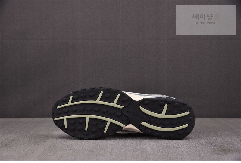 New Balance 뉴발란스 204L 실버 메탈릭 세이지 그린 U204LSWB 신발 6번 이미지