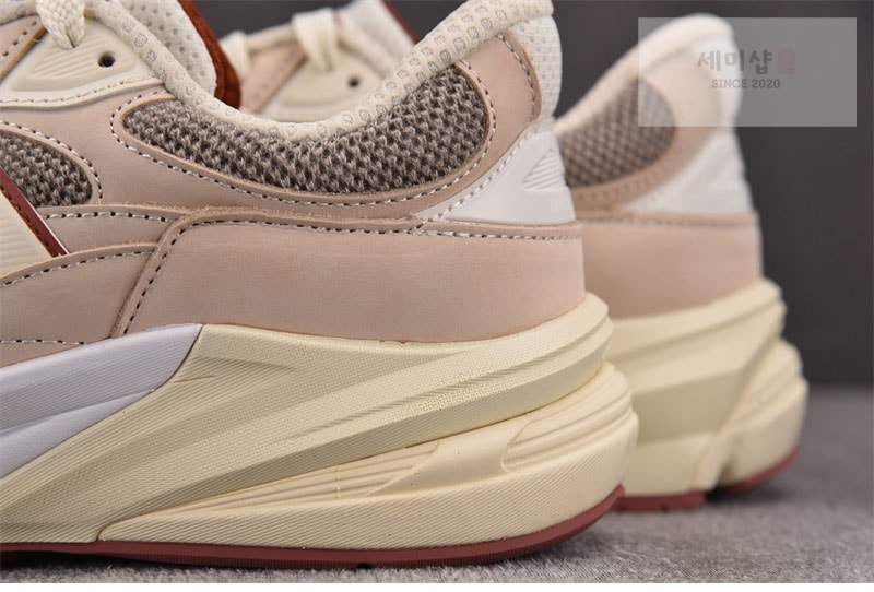New Balance 뉴발란스 x 로로피아나 990v6 스니커즈 신발 3번 이미지