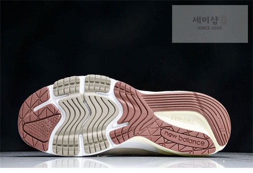 New Balance 뉴발란스 x 로로피아나 990v6 스니커즈 레플리카 5번 이미지 - 신발 | 세미샵 레플리카 사이트