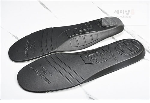 New Balance 뉴발란스 x 로로피아나 990v6 스니커즈 레플리카 16번 이미지 - 신발 | 세미샵 레플리카 사이트
