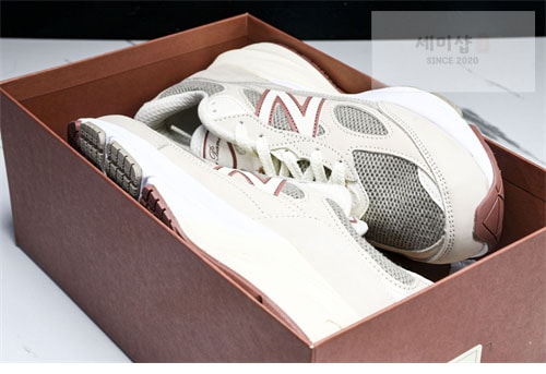 New Balance 뉴발란스 x 로로피아나 990v6 스니커즈 레플리카 20번 이미지 - 신발 | 세미샵 레플리카 사이트