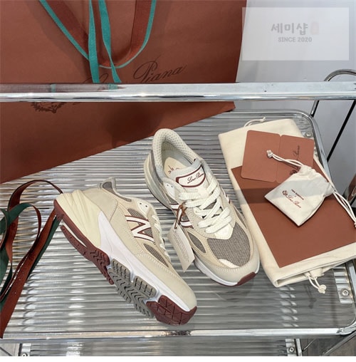 New Balance 뉴발란스 x 로로피아나 990v6 스니커즈 레플리카 5번 이미지 - 신발 | 세미샵 레플리카 사이트