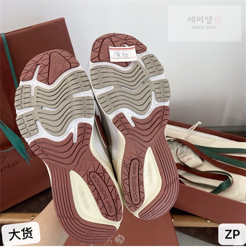 New Balance 뉴발란스 x 로로피아나 990v6 스니커즈 레플리카 35번 이미지 - 신발 | 세미샵 레플리카 사이트