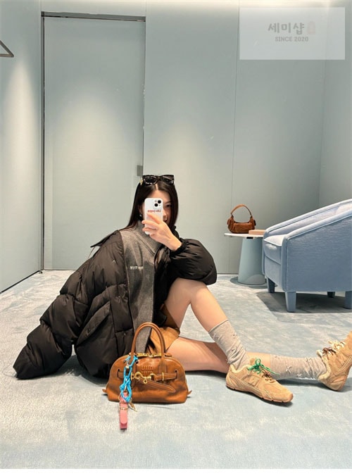 New Balance 뉴발란스 x 미우미우 530 SL 블리치드 가죽 스니커즈 신발 4번 이미지