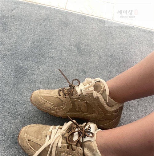 New Balance 뉴발란스 x 미우미우 530 SL 블리치드 가죽 스니커즈 신발 5번 이미지