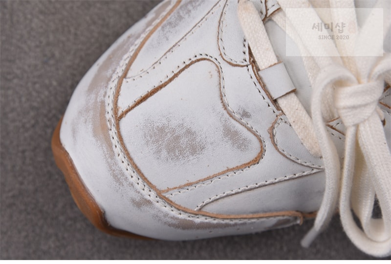 New Balance 뉴발란스 x 미우미우 530 SL 빈티지 화이트 레플리카 3번 이미지 - 신발 | 세미샵 레플리카 사이트