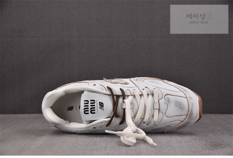 New Balance 뉴발란스 x 미우미우 530 SL 빈티지 화이트 레플리카 10번 이미지 - 신발 | 세미샵 레플리카 사이트