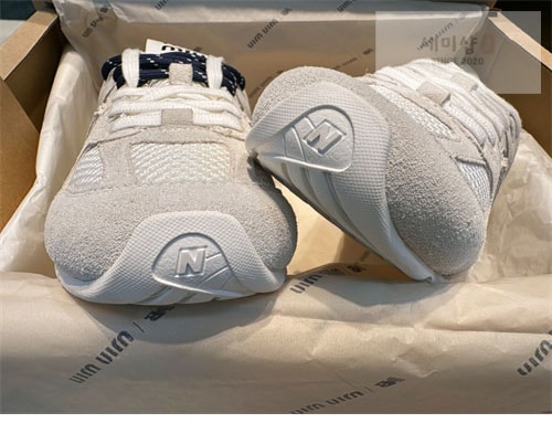 New Balance 뉴발란스 x 미우미우 530 SL 스니커즈 신발 26번 이미지