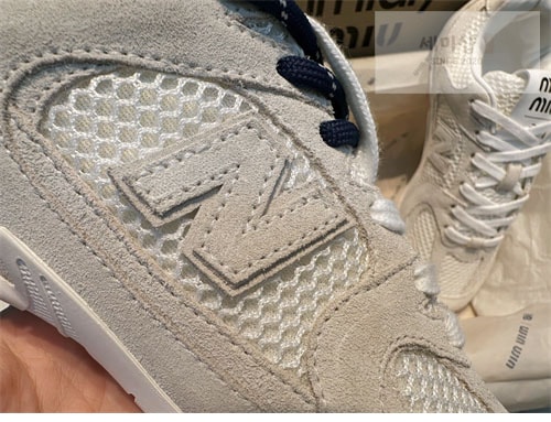 New Balance 뉴발란스 x 미우미우 530 SL 스니커즈 신발 11번 이미지