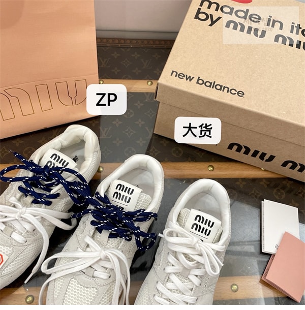 New Balance 뉴발란스 x 미우미우 530 SL 스니커즈 신발 16번 이미지