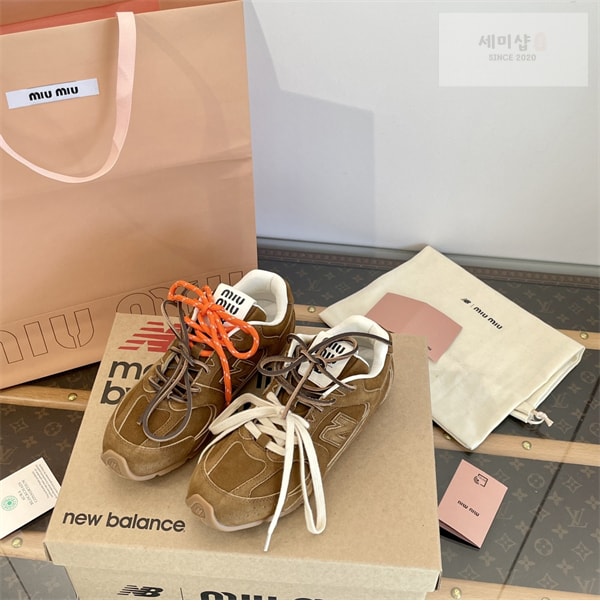 New Balance 뉴발란스 x 미우미우 530 SL 스니커즈 신발 11번 이미지