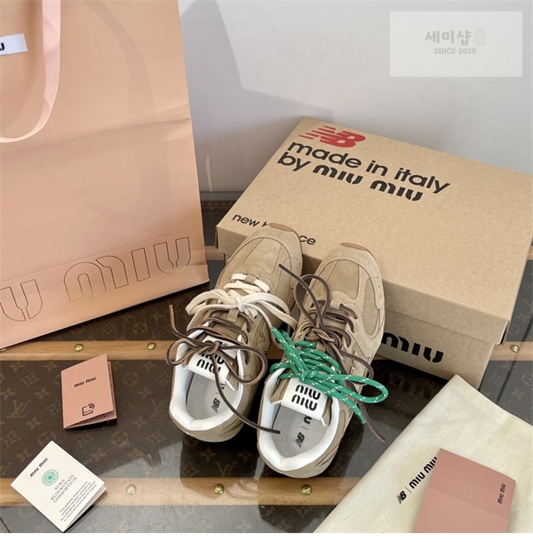 New Balance 뉴발란스 x 미우미우 530 SL 스니커즈 신발 4번 이미지