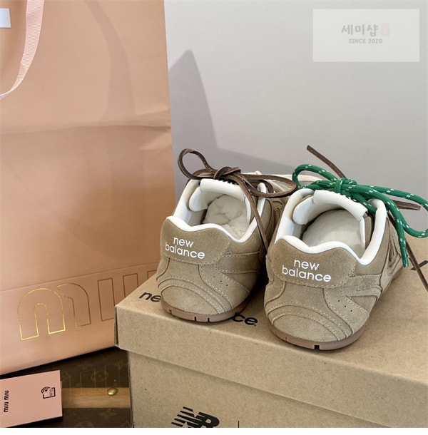 New Balance 뉴발란스 x 미우미우 530 SL 스니커즈 신발 8번 이미지