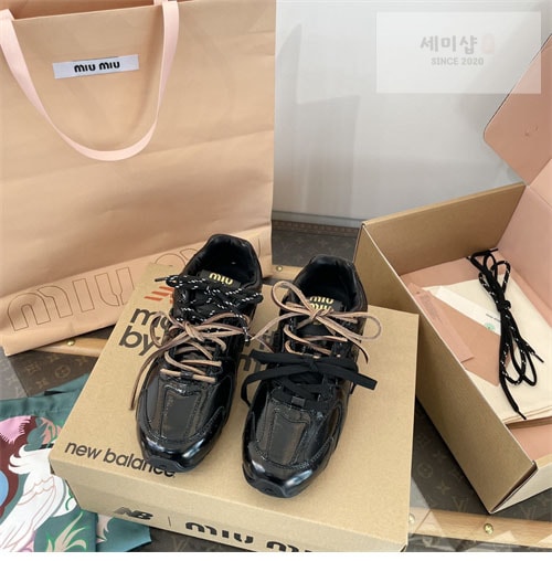 New Balance 뉴발란스 x 미우미우 530 SL 스니커즈 신발 27번 이미지