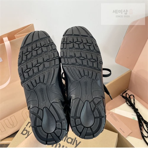 New Balance 뉴발란스 x 미우미우 530 SL 스니커즈 신발 25번 이미지