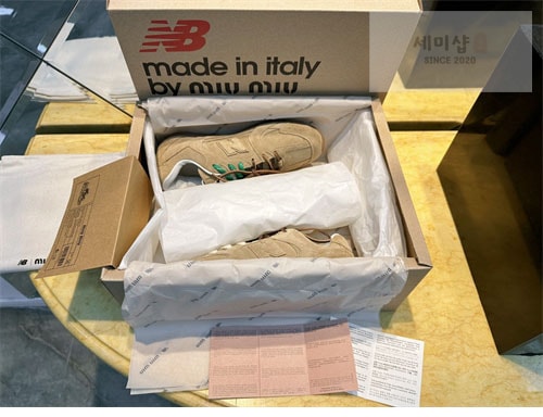 New Balance 뉴발란스 x 미우미우 530 SL 에쿠르 스니커즈 신발 4번 이미지
