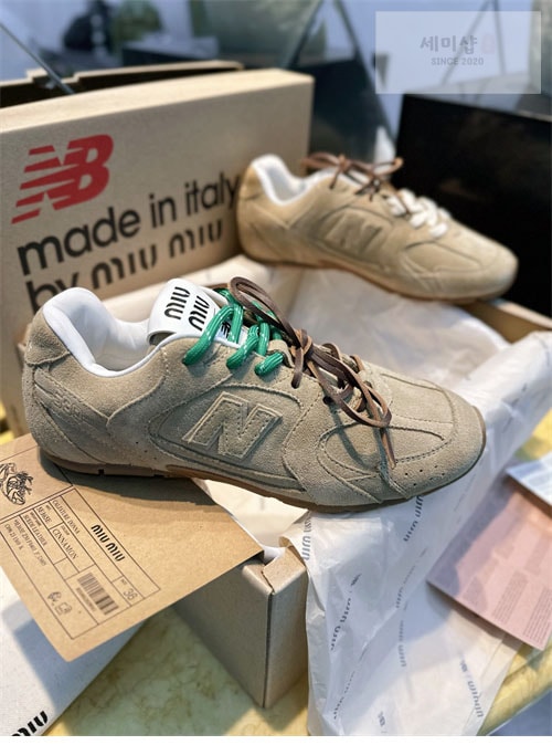 New Balance 뉴발란스 x 미우미우 530 SL 에쿠르 스니커즈 신발 5번 이미지