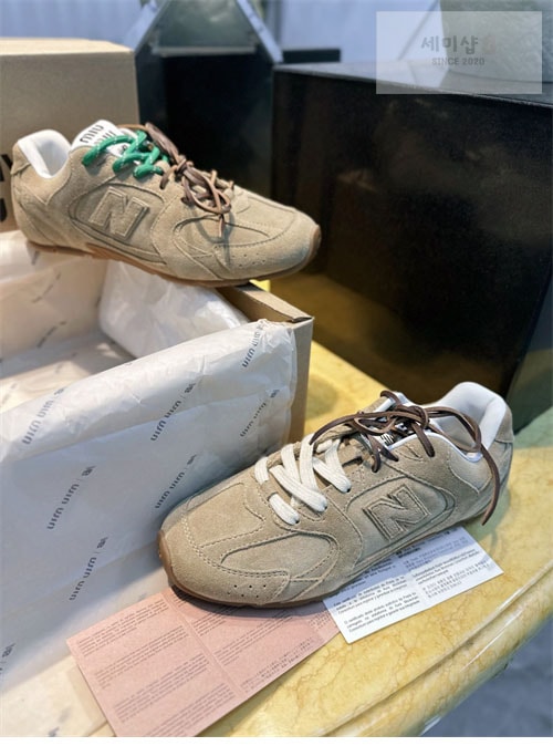 New Balance 뉴발란스 x 미우미우 530 SL 에쿠르 스니커즈 신발 6번 이미지