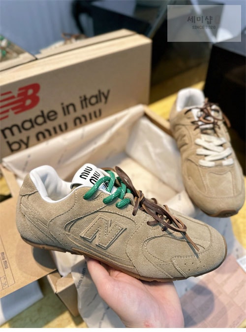 New Balance 뉴발란스 x 미우미우 530 SL 에쿠르 스니커즈 신발 8번 이미지